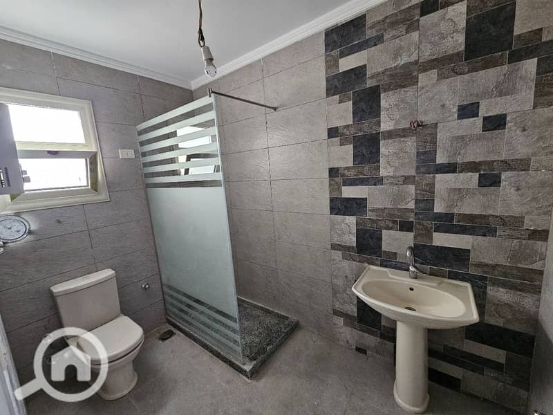 7 1c8e63c1-aee2-45e9-aa7f-bf21a51ef1ac. jpg