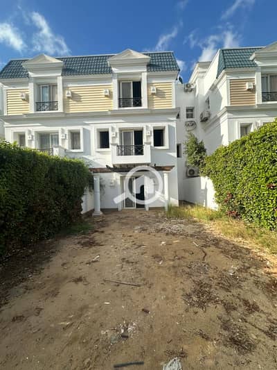 5 Bedroom Townhouse for Sale in 6th of October, Giza - IMG-20251211-WA0056. jpg