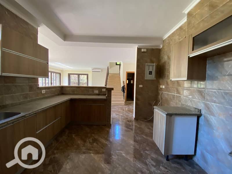 8 c9e46e7e-d8f0-462e-b5b3-3ede72bada75. jpg