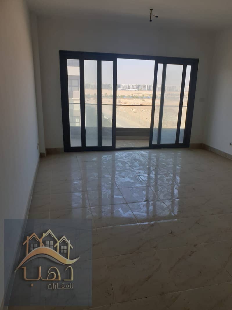 3 355370cf-5868-4c7b-9c5e-e1b595d85865. jpg