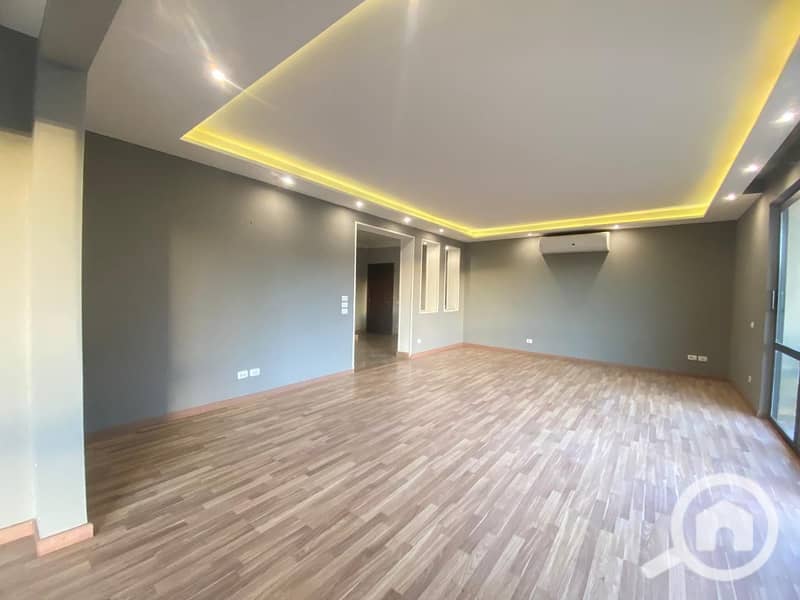 5 63fe36f4-af1e-43c6-84cc-28ffdca61410. jpg