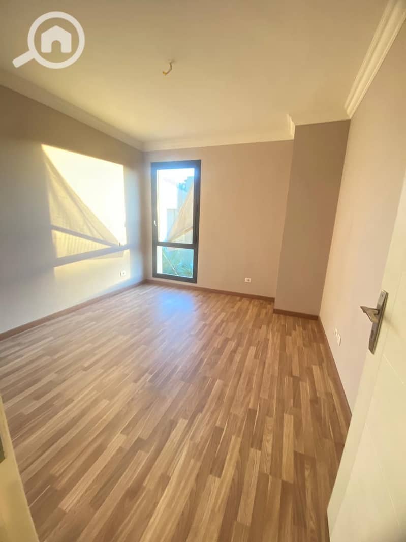 8 fb24e591-d2a6-41e3-bd58-8f784ef1a640. jpg