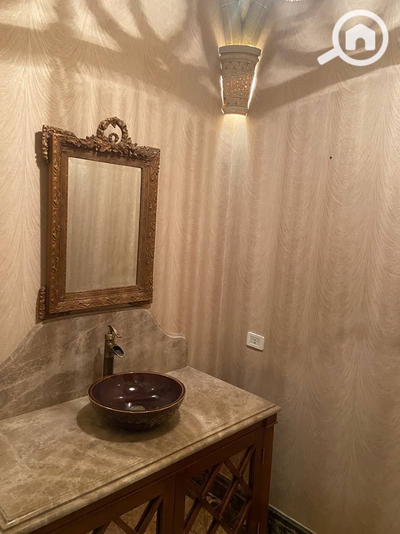 4 9cf3cb0d-fd80-4050-be4d-6404aa024edf. jpg