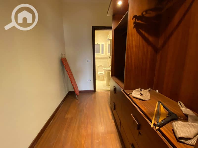 5 69d8eee5-7291-4c52-949b-f523e90b2c58. jpg