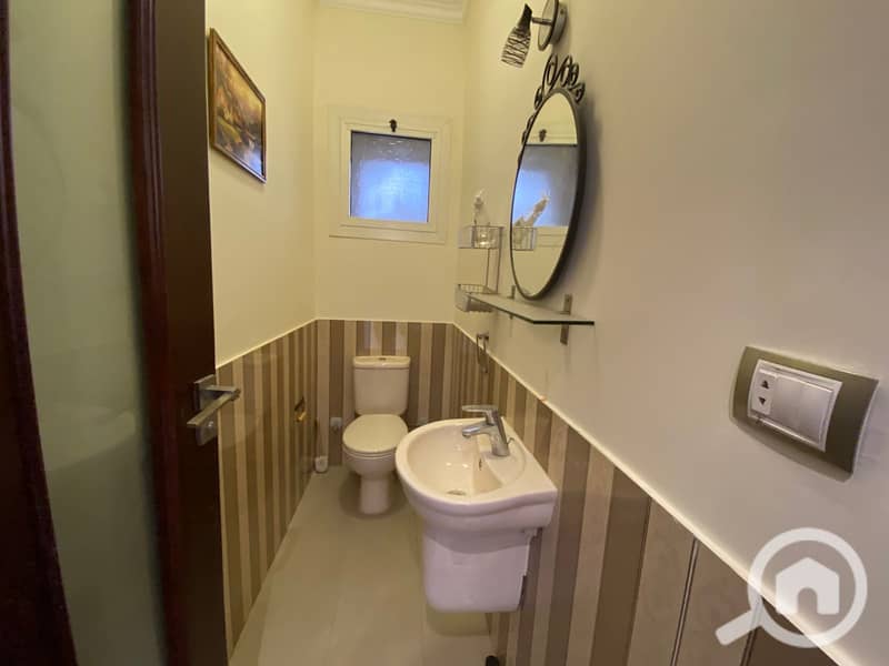 10 4e7545fd-d804-4ebc-afef-7e2ea054fa64. jpg