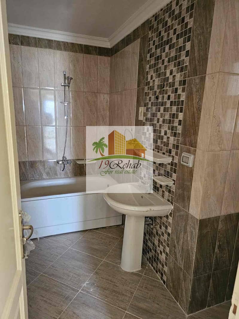 2 f037d035-f747-4e4e-b12e-a7d5dc1ff12d. jpg