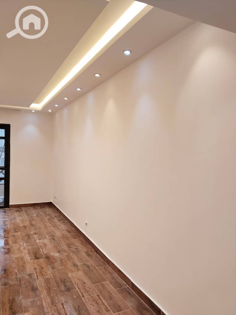 4 8a2b2cf0-5929-4223-a2e9-36f5306fa4d4. jpeg