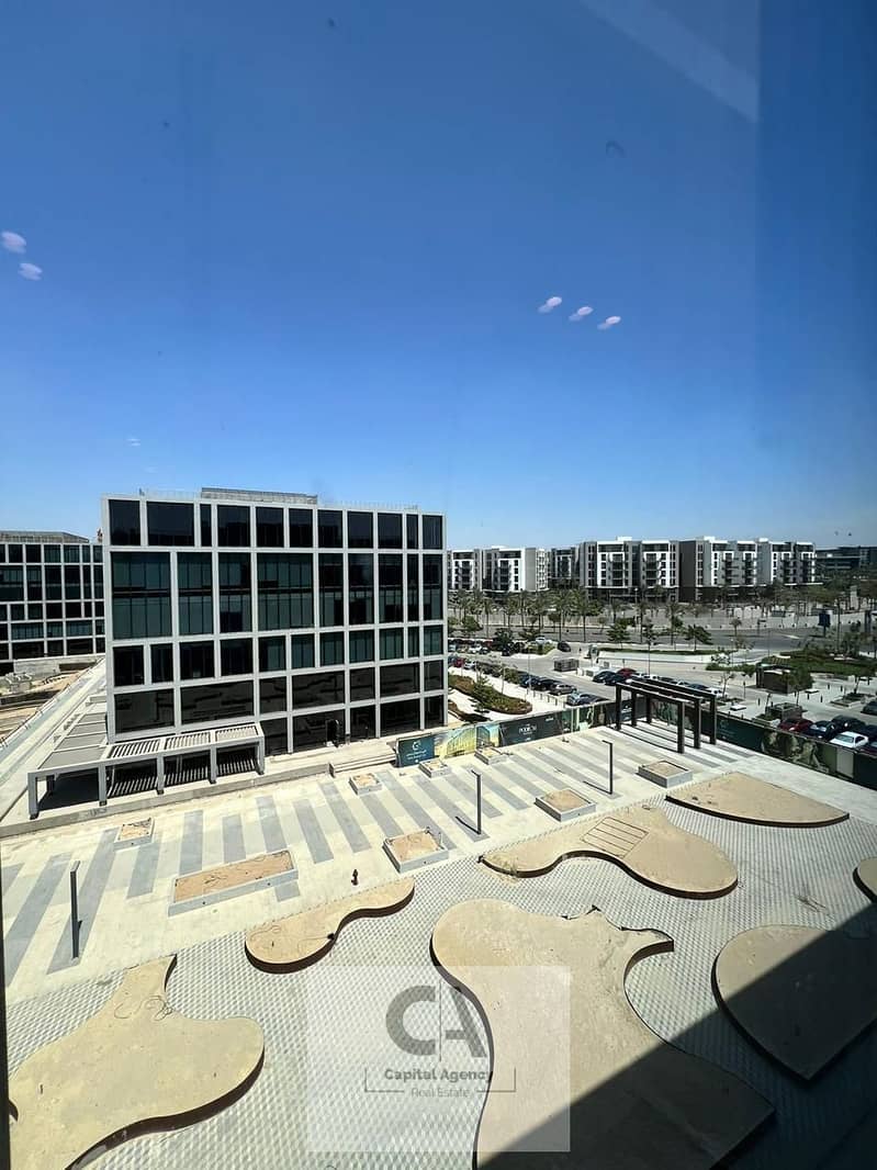 6 ee0e324b-0c7c-4d77-8c83-f20a6e498a55. jpg