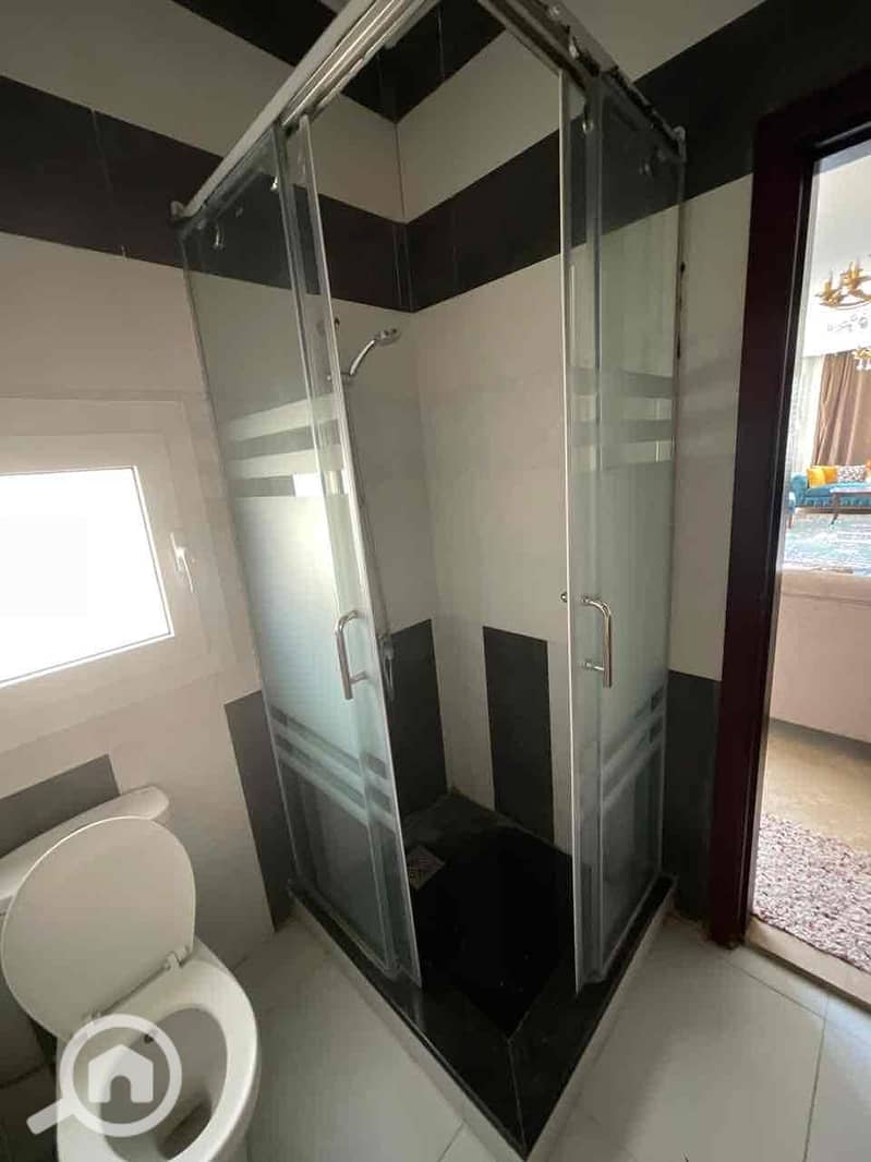 12 c1920250-fbf1-4b61-9d8d-0cf07797f190. jpg