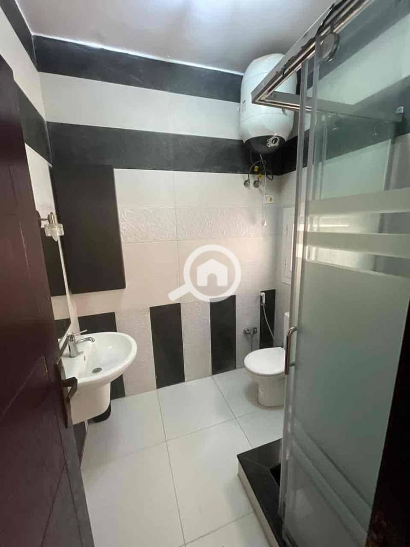 14 224272e1-650d-4fd3-8a77-0849b4f159df. jpg