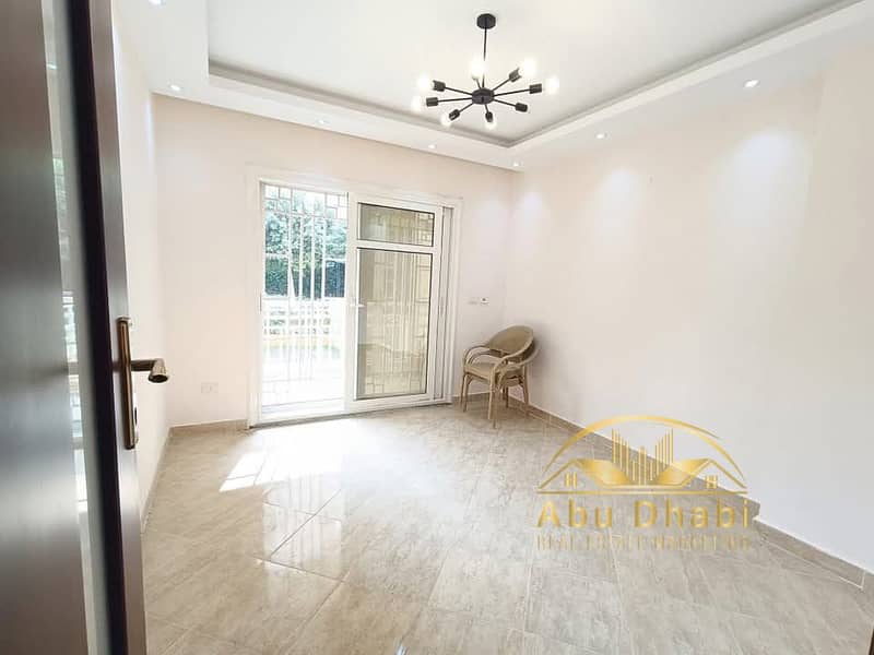 5 b2551476-bd5f-4316-93b5-c81b93c6761f. jpg