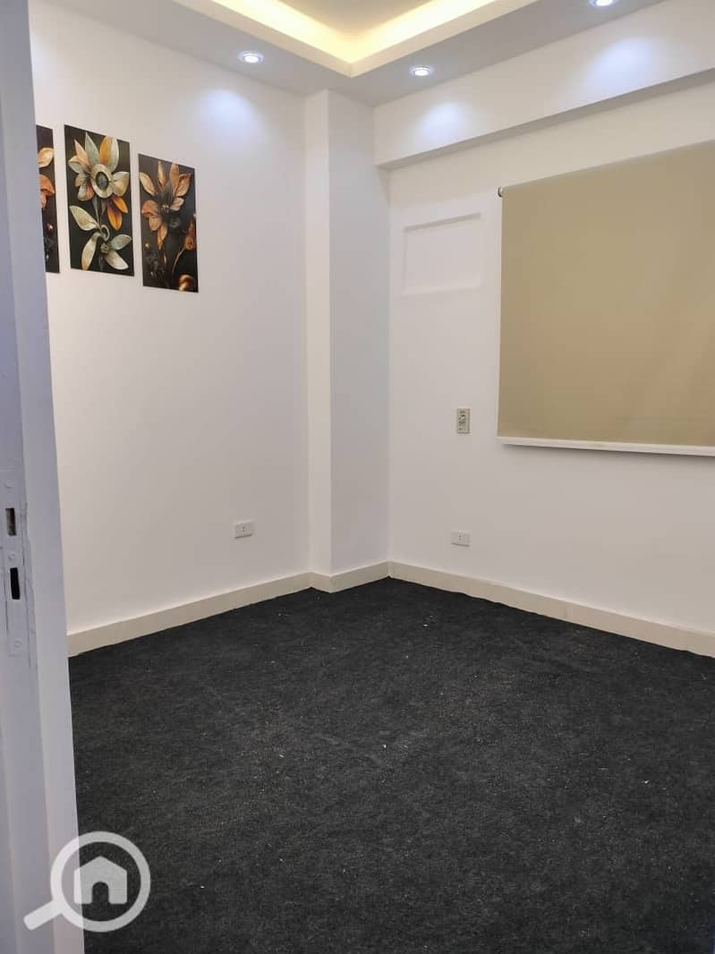 4 d7b9c363-f02a-453f-8c5f-5de90f0d6dd0. jpeg