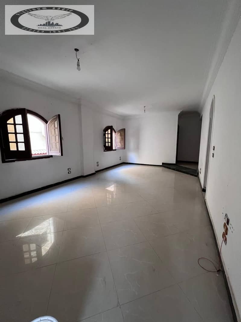 2 074a8a37-699f-49b0-bdf3-69e4a10f978f. jpg