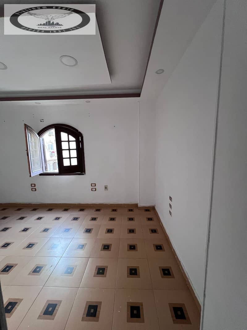 8 8437bb1b-e048-440d-a9c0-cde85938f966. jpg