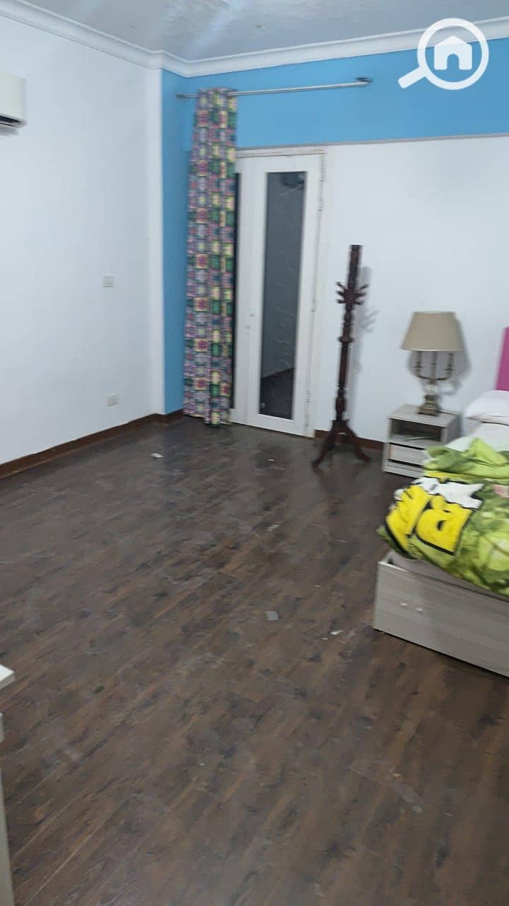 4 95a8051b-a27d-47a0-b165-3ac8af237692. jpeg