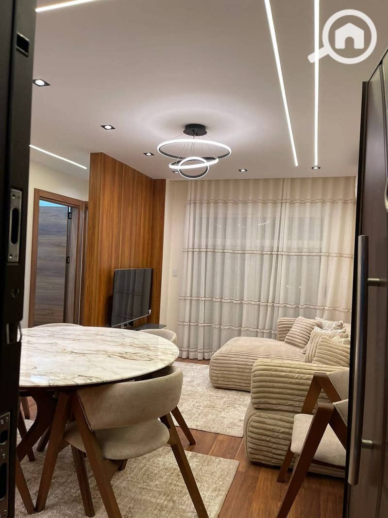 7 e9de3ade-e035-4d33-9b37-97b6d9d9cd2b. jpg