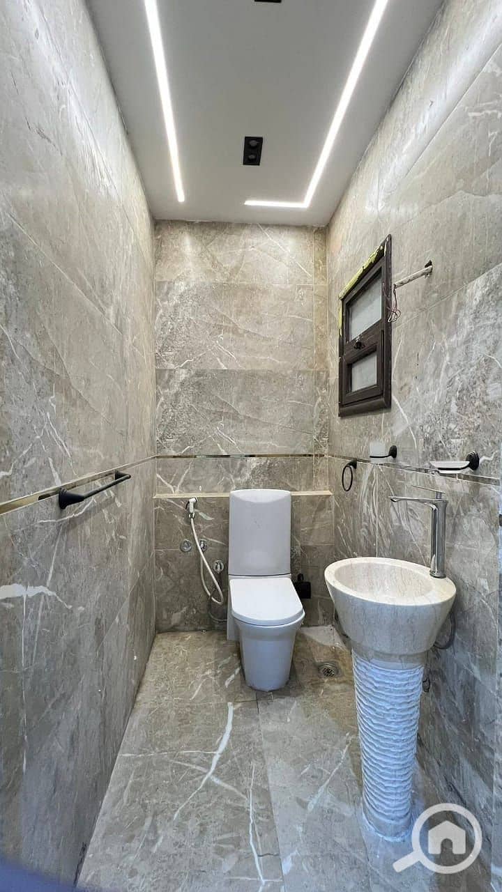 2 42080105-da93-48d5-8b11-0829ff6c1dd4. jpg