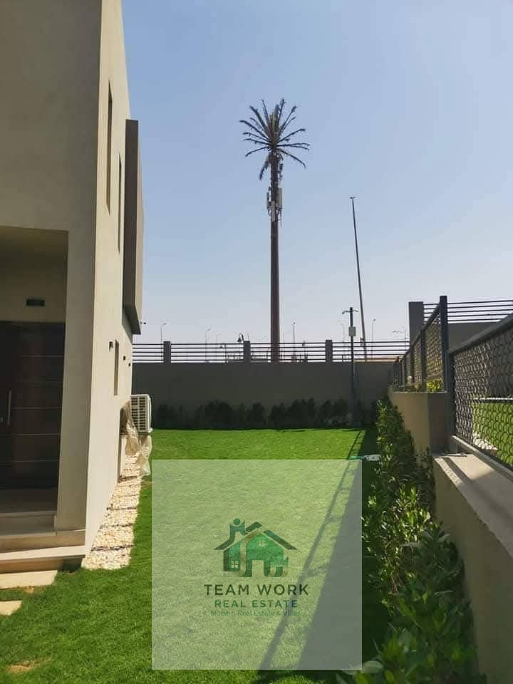 8 b974cc32-e9d2-40fd-bb39-1752ea792e1c. jpg