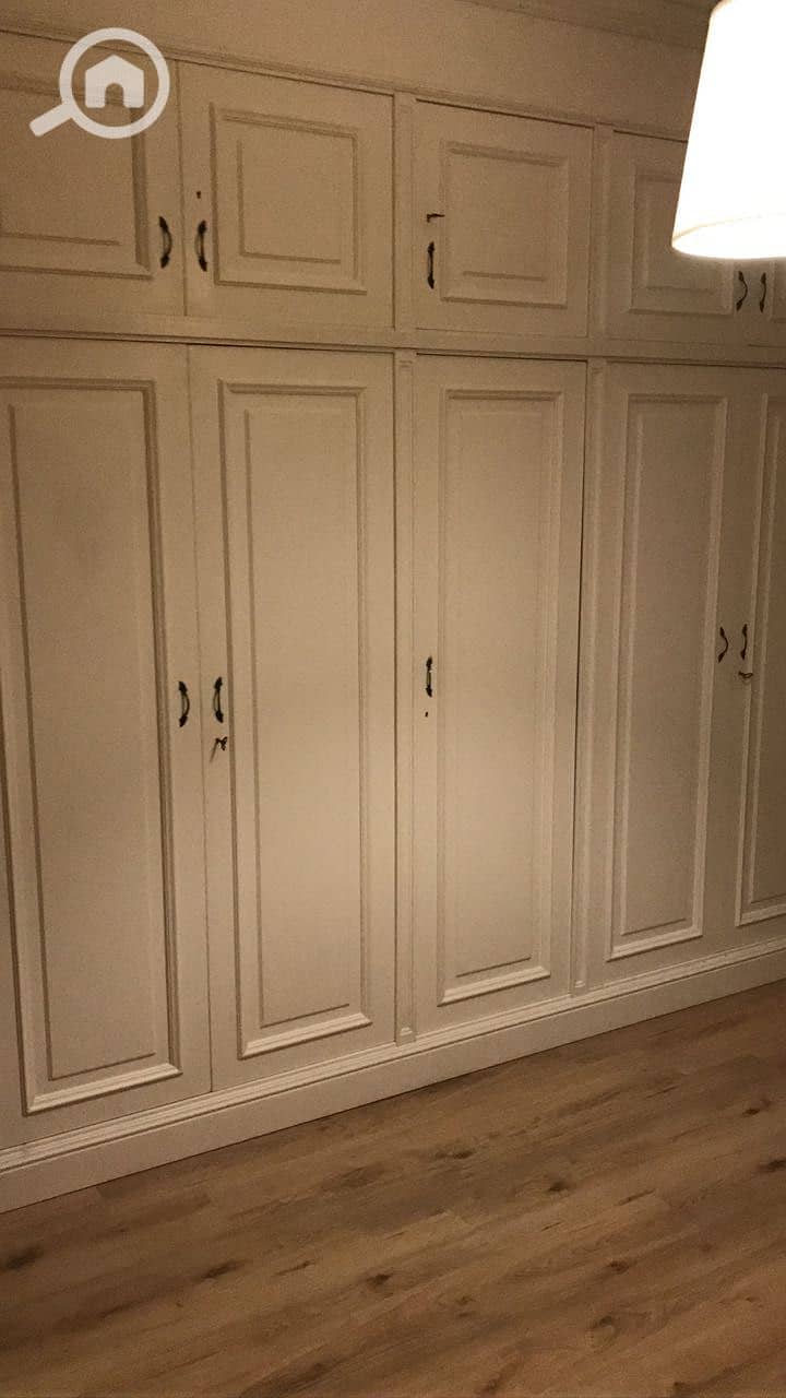 8 e56d9319-21fe-40d3-8315-7b10c069e4de. jpg