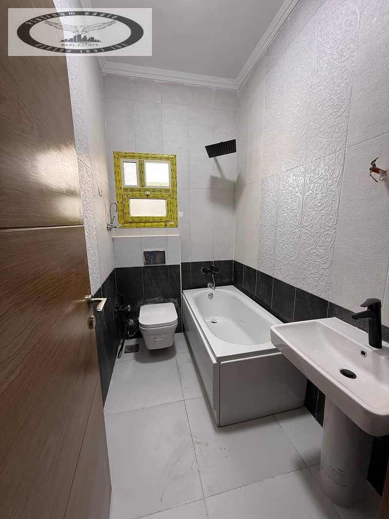 11 abc0776d-d8a4-4277-8426-b2ff6bdc318d. jpg