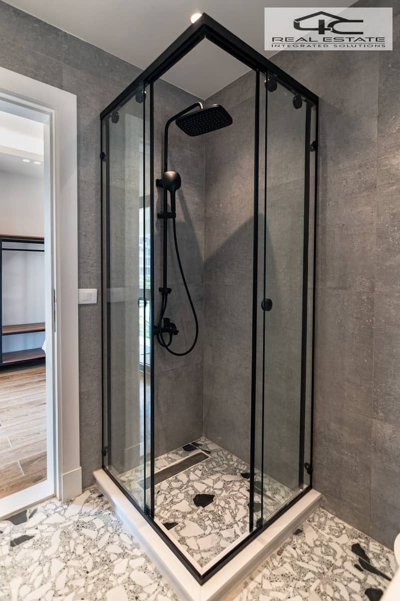 4 WhatsApp Image 2025-12-11 at 12.22. 25 (1). jpeg