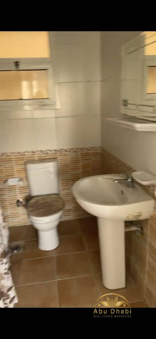 8 394a39ab-c444-47db-8245-41663b884e96. jpg