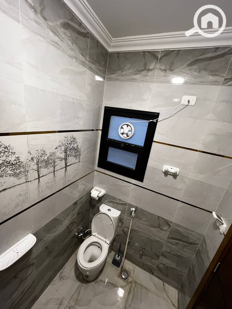 12 WhatsApp Image 2025-12-11 at 16.14. 41 (2). jpeg