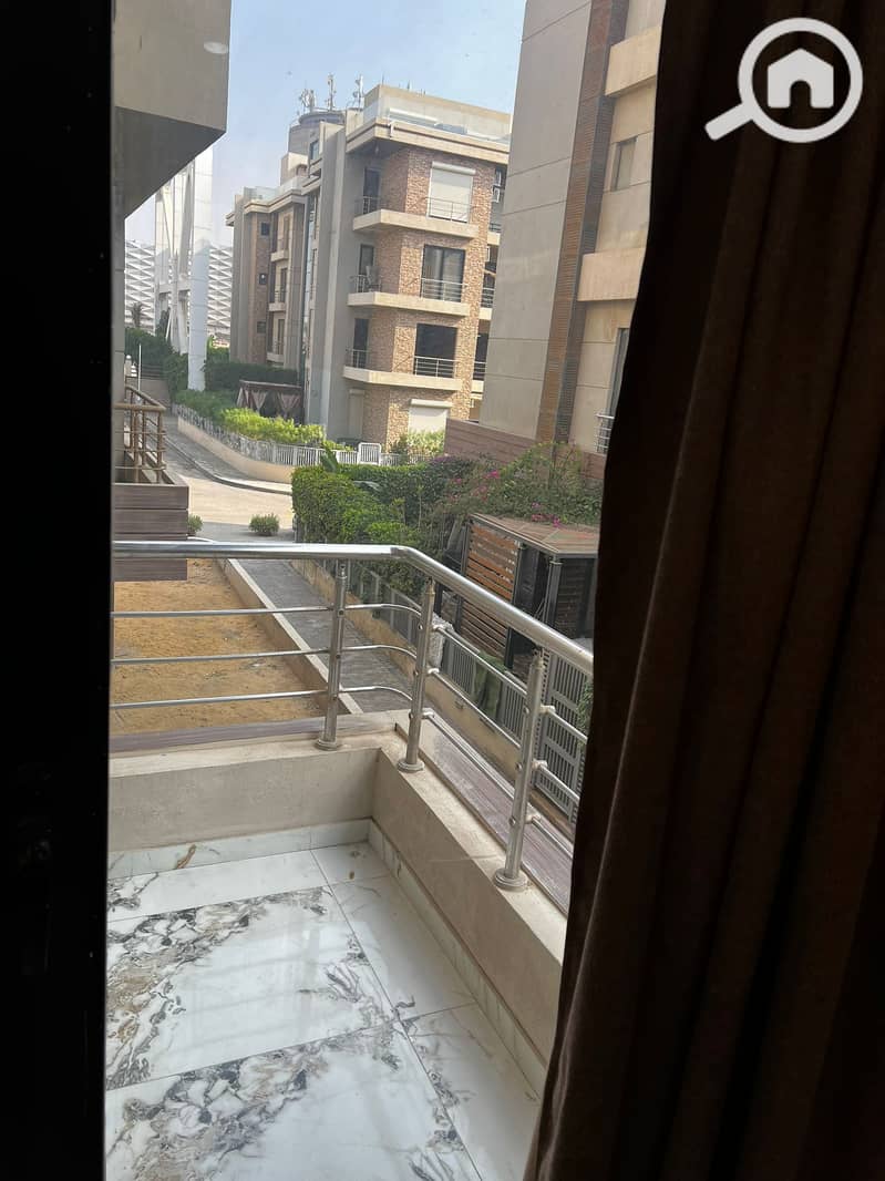 32 WhatsApp Image 2025-12-11 at 16.14. 34 (2). jpeg