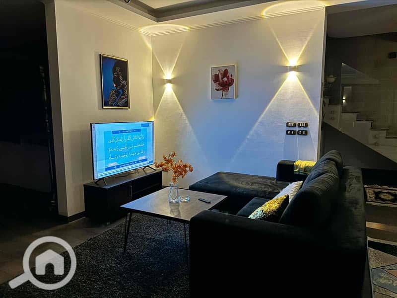 10 939f23fc-fb09-40c1-98d9-29bfc9eaec46. jpg