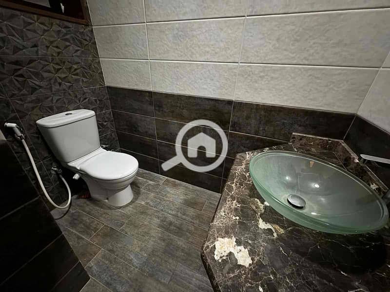 12 b5a937a3-c5a8-4735-9ded-b051d9387271. jpg