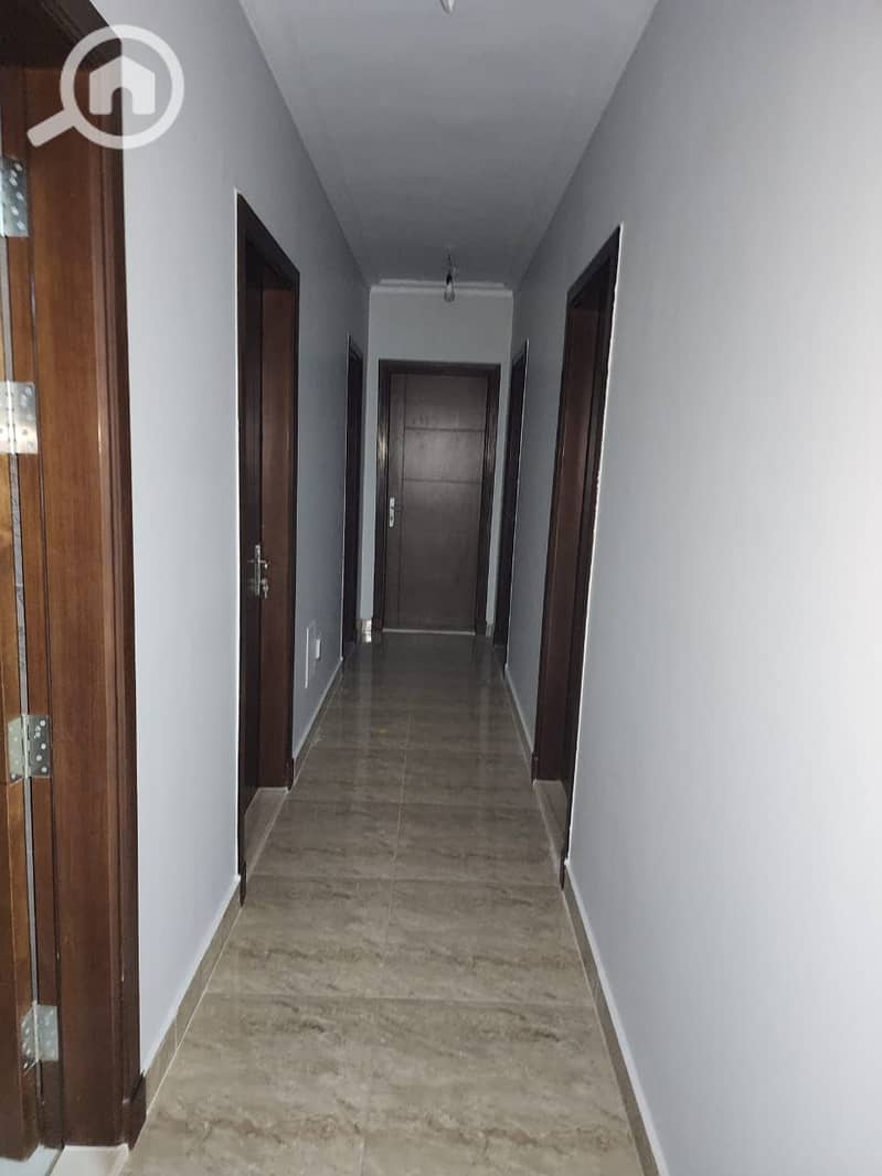 9 b355ab5f-dfb7-4b5e-8c3f-6d7b1ed38796. jpeg