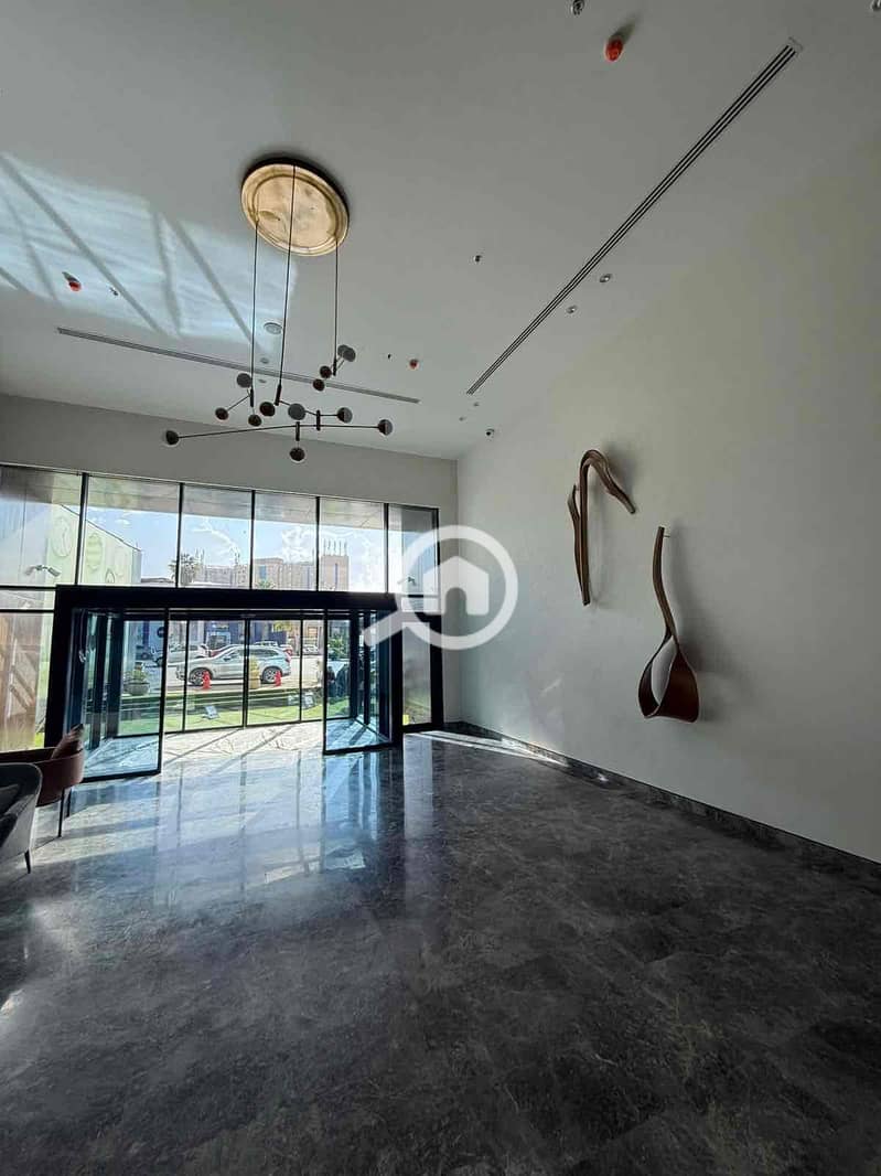 10 c97390fb-abfd-454f-b74d-873c85acdff0. jpg