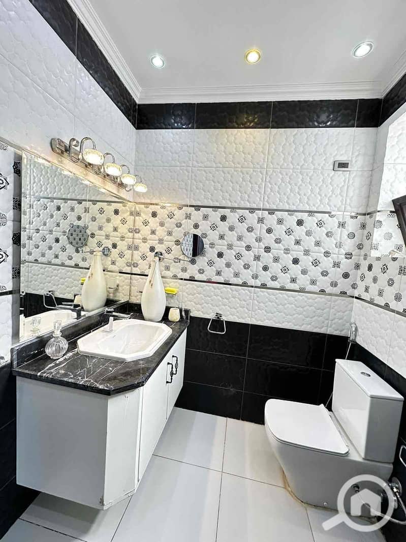 8 c8685d90-3b52-41d7-af5a-fc96d88fe570. jpg