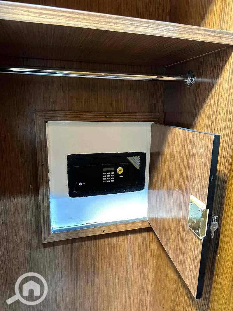 13 ac001dc7-ff7b-4980-b4cf-1ce1fea73aed. jpg