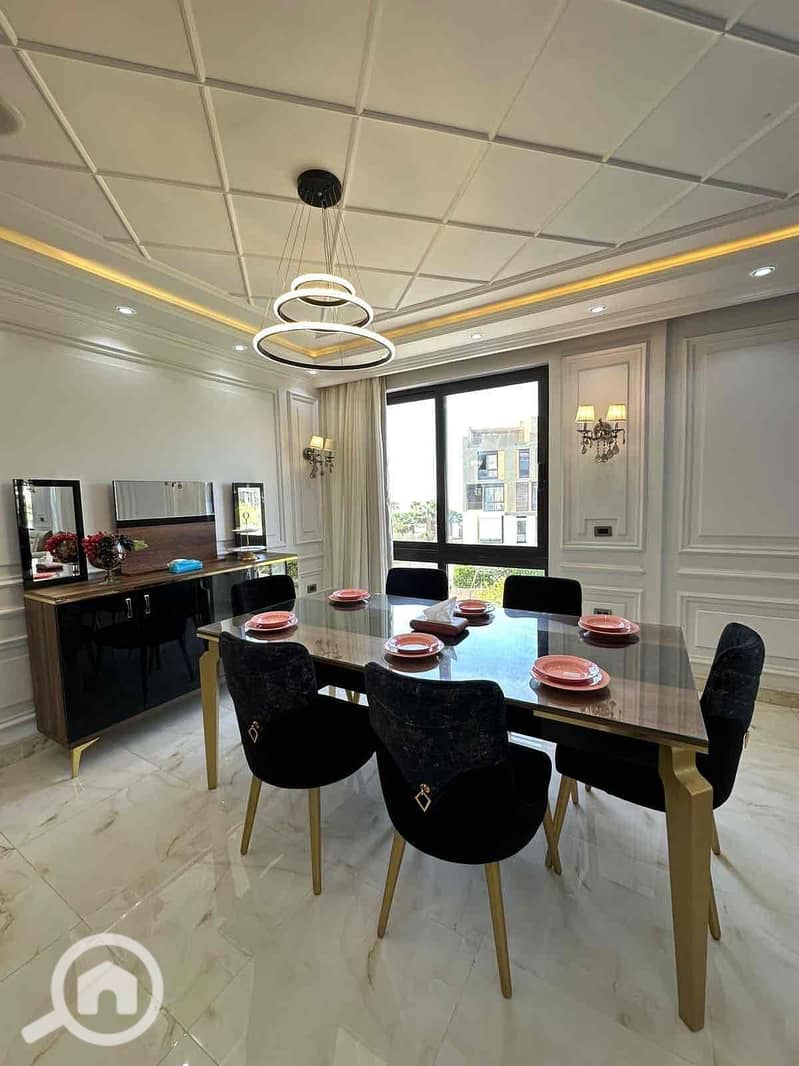 16 ae7e7e81-f83f-48c8-b22d-ba308f2a8282. jpg