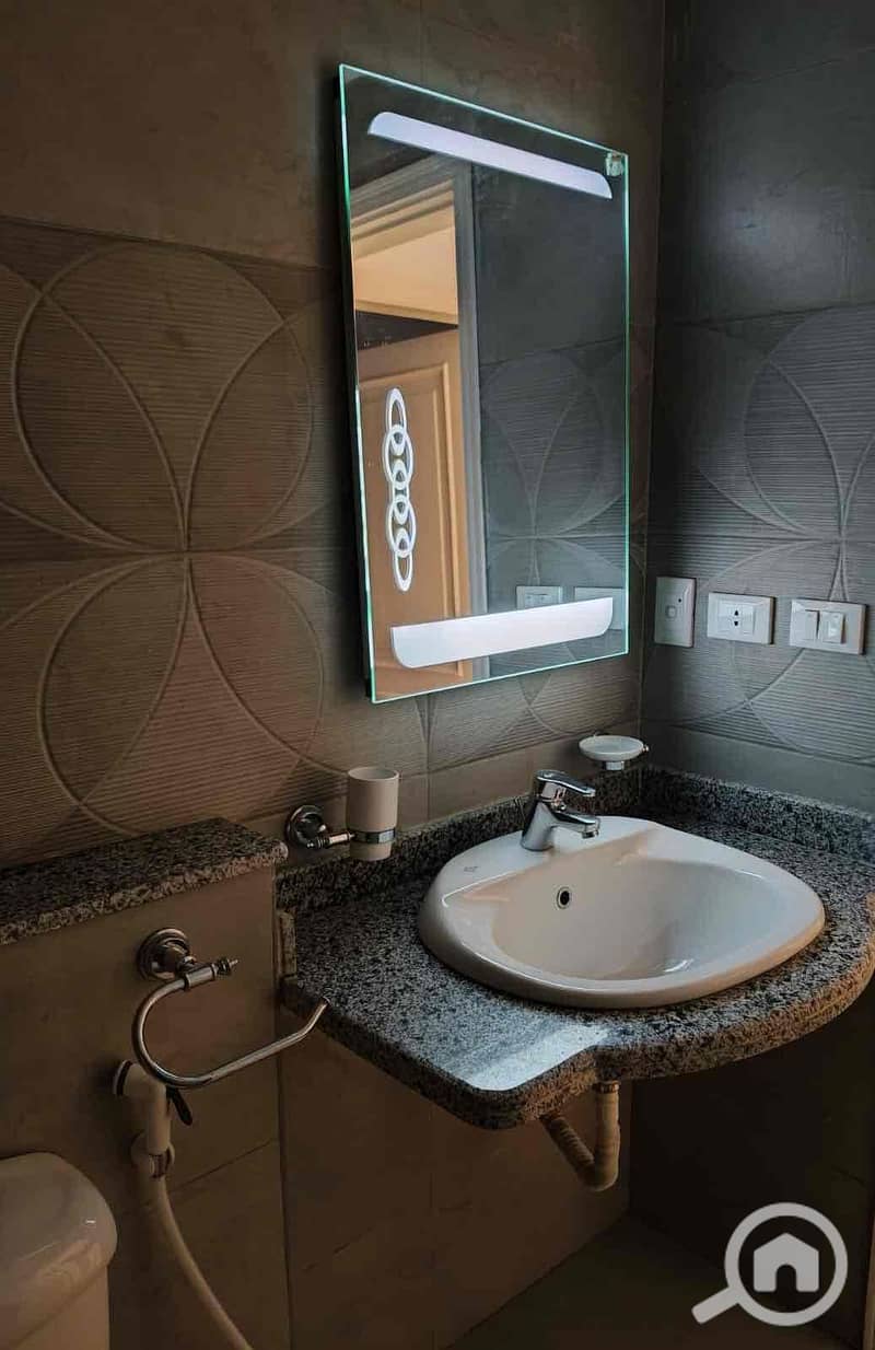 26 33c3528e-65a8-456a-a6ee-ad22f50baae4. jpg