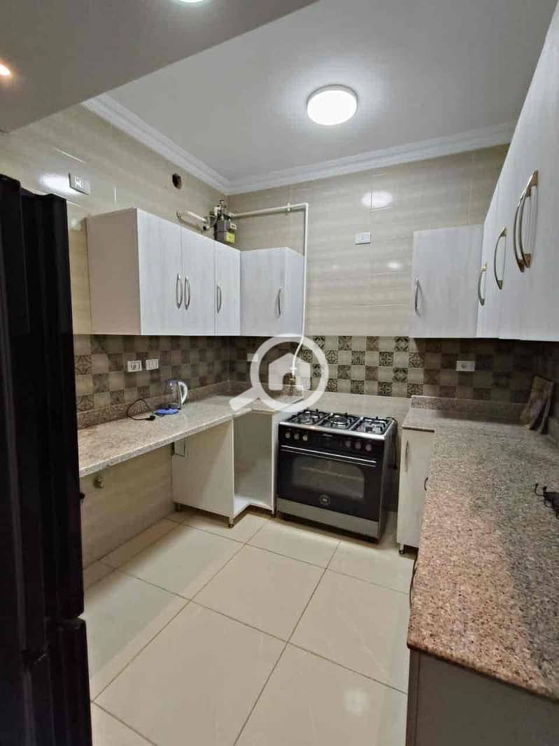 27 329785c8-1c47-416f-b875-0afd65640a2b. jpg