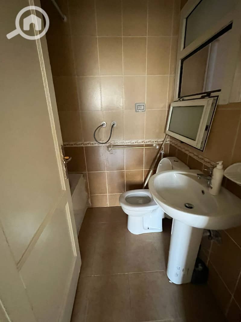 10 998b477c-3d44-49d6-a543-89aa779896ed. jpeg