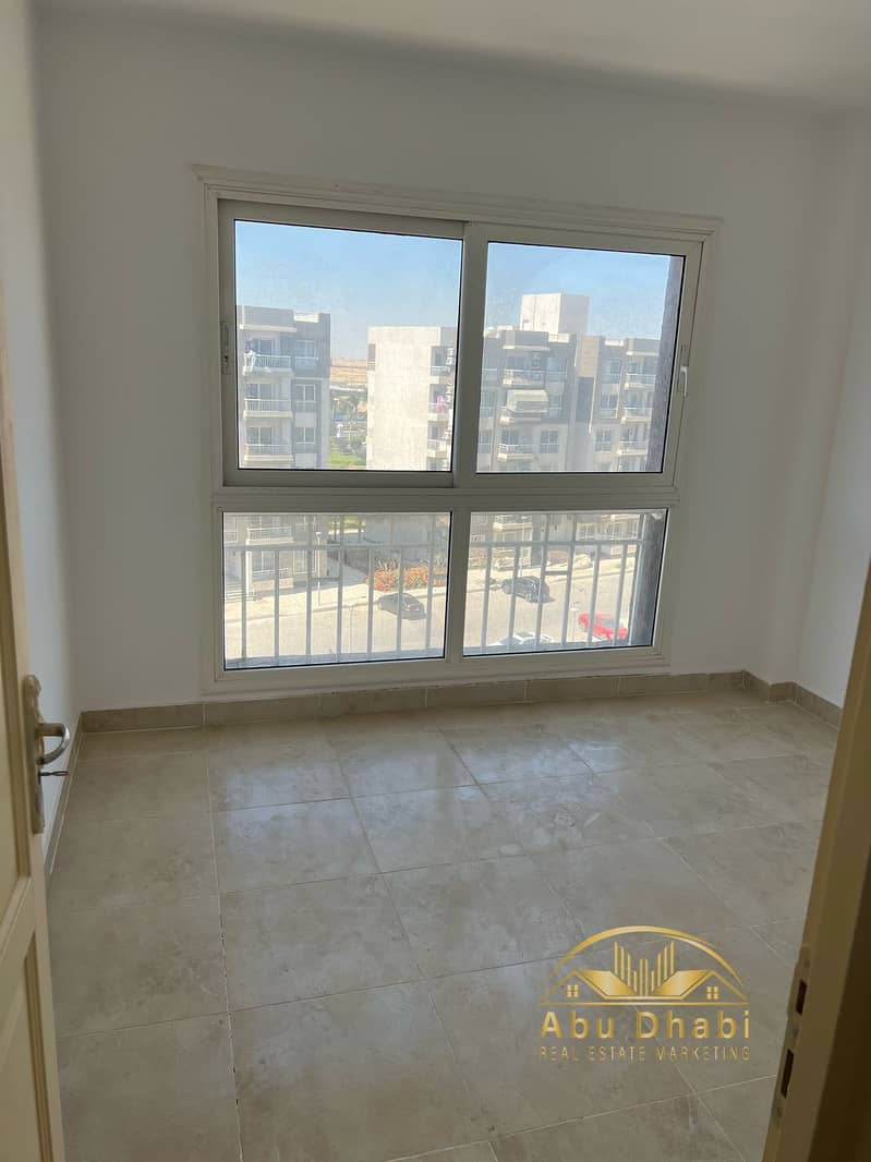 4 4d40c53b-bf03-4543-a33b-6f85d2e5099a. jpg