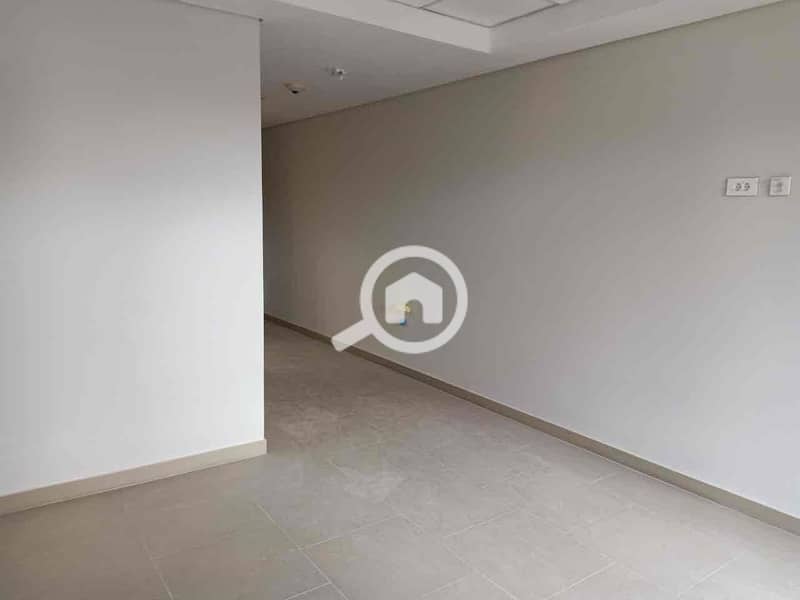 3 ef22ae8e-f4dd-47e6-a0ba-7bfc2377e0b0. jpg