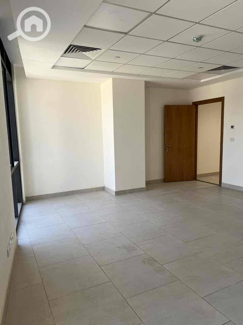 7 adf91a8e-fbc6-41d8-bc7f-7b33d00da22c. jpg