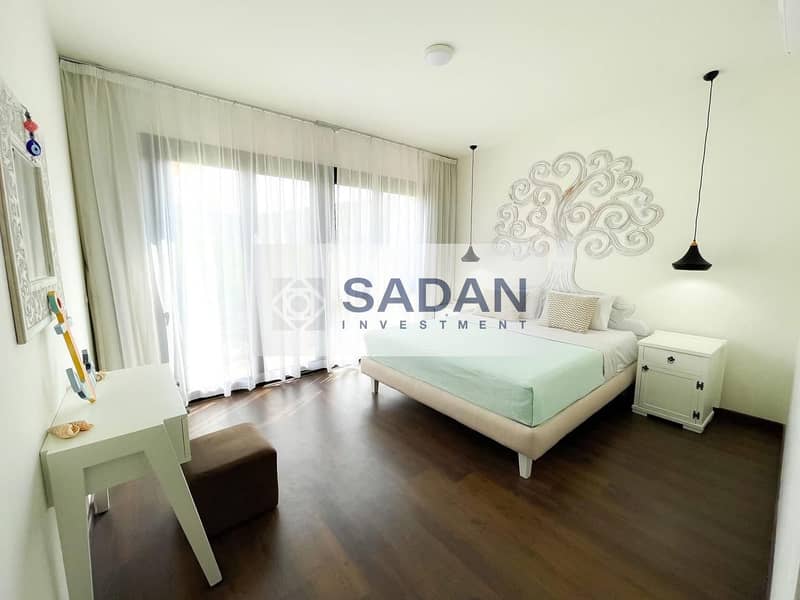 10 02318b13-eaf3-45cb-87c9-6795017c1824. jpeg