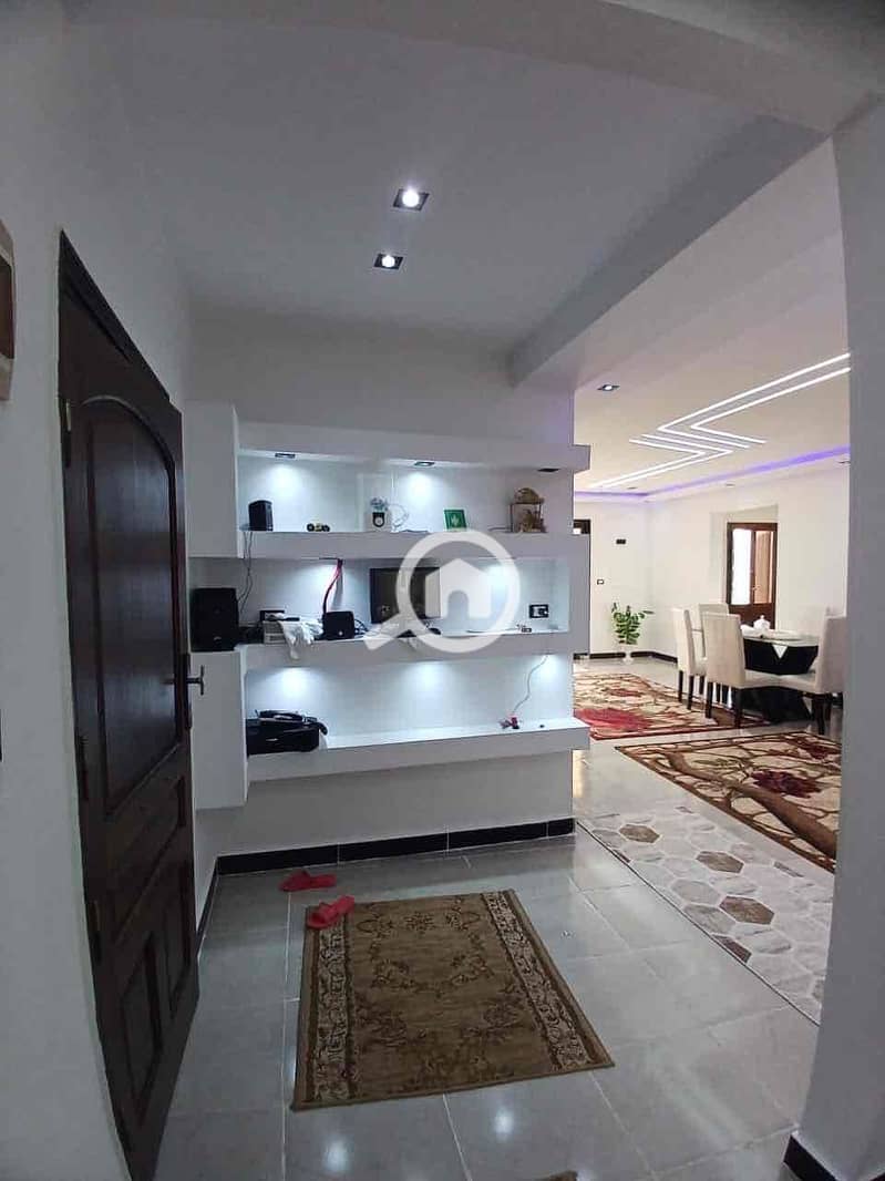 12 e75c4444-1189-4931-b3b3-d56183382aa5. jpg