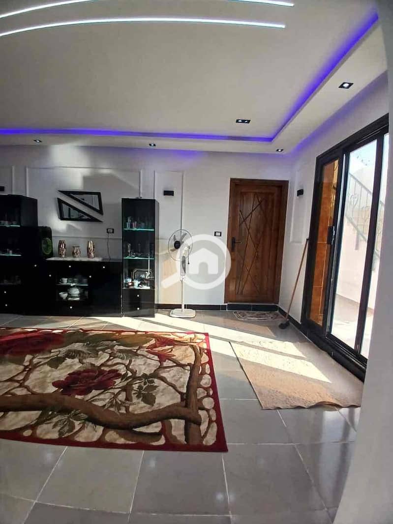 42 bd5c8cc9-f557-46f8-8ff3-1c2a141b7922. jpg