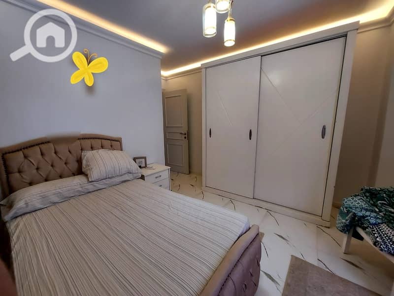 9 4660eb6e-25a7-481d-89fd-8a042c4dffb8. jpeg