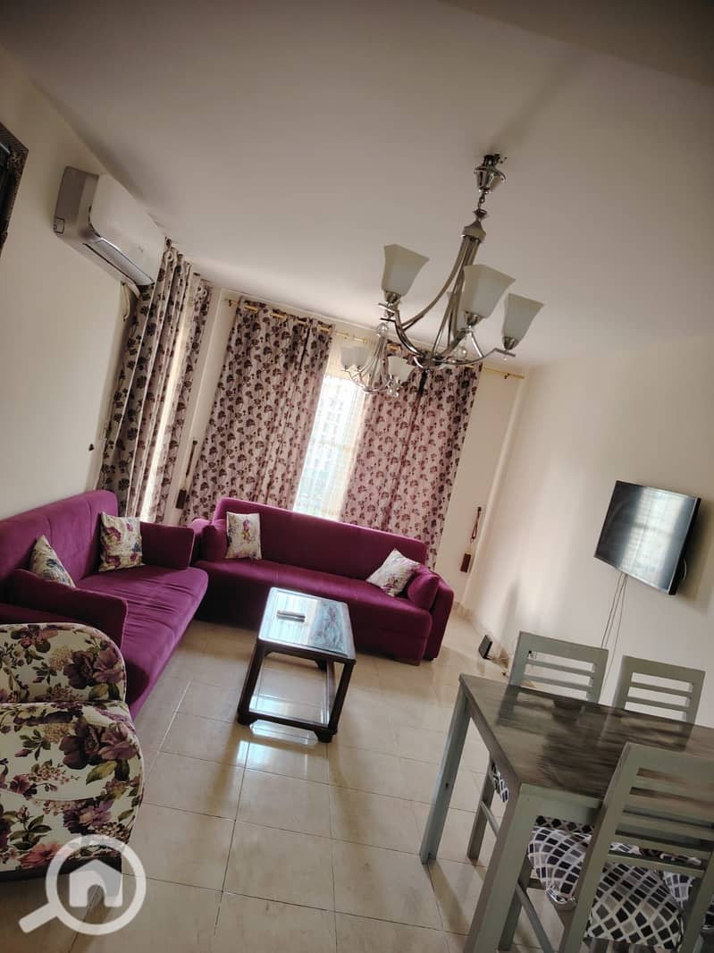 2 8c2ebb53-0d22-4e03-9051-24ebb9f09b8d. jpeg