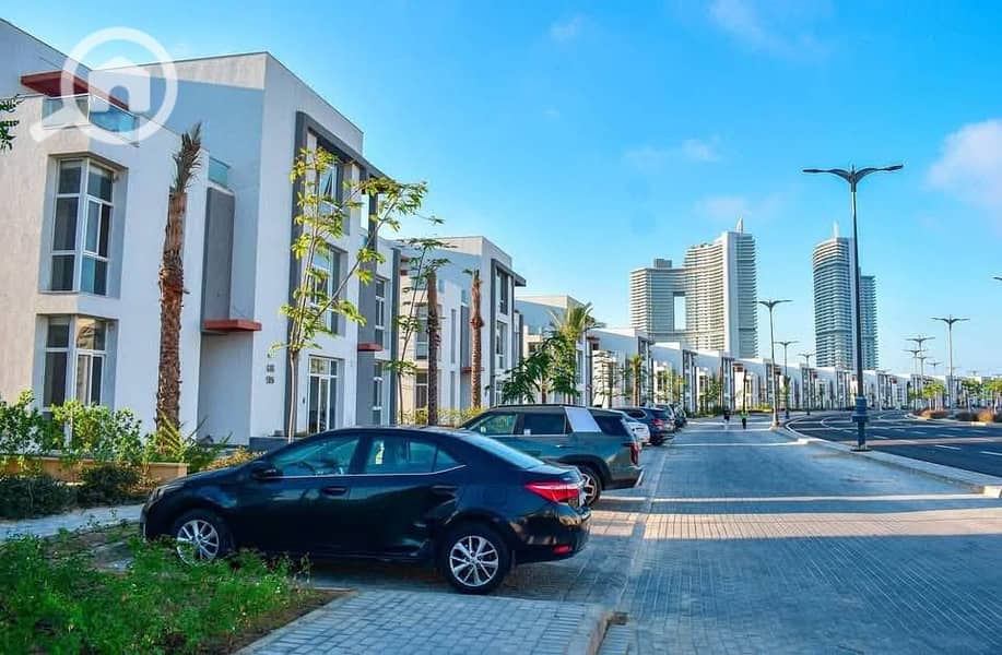 8 525717985_1834145870851248_6269045896177475638_n. jpg