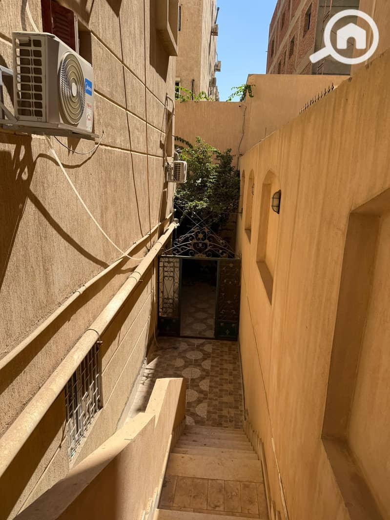 8 aa2ec0b9-8518-464d-8c1a-82eae94009bf. jpg