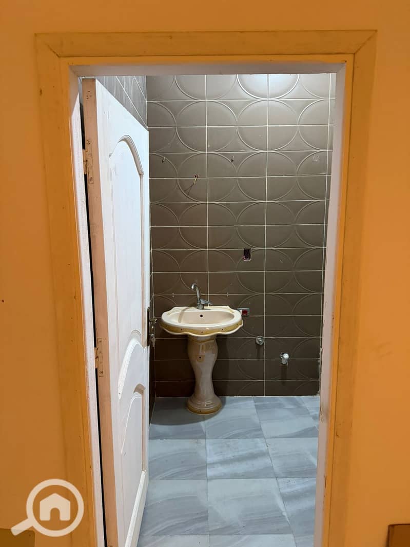 10 526ff8bf-0c0f-48b2-92f0-3d1f98c14b68. jpg