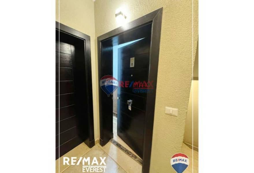 9 b6b5cab5-e2fb-4a21-adf4-a7021afacb46. jpg